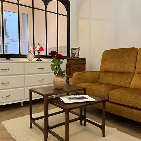Elegant Parisian Flat Near Eiffel Tower Paris