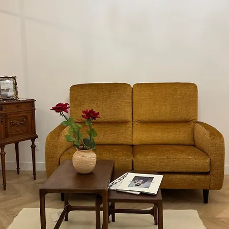 Elegant Parisian Flat Near Eiffel Tower Paříž
